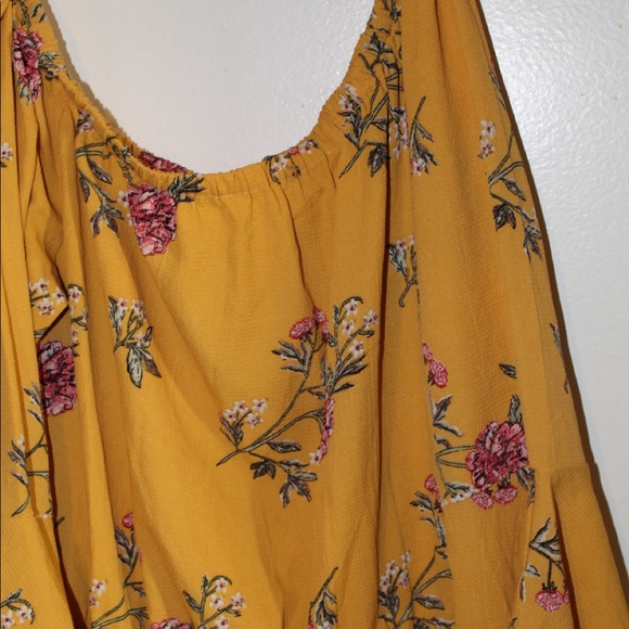Yellow flowered romper - Picture 3 of 3